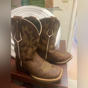 Ariat kids boots 4LR